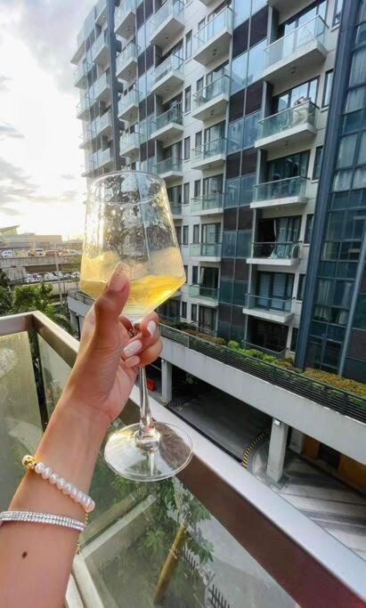Lovely Unit With Free Wi-Fi & Netflix I Across Naia T3 Airport Manila Exterior foto